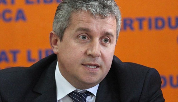 A Bibliára hivatkozik egy román EP-képviselő a melegházasságok ügyében