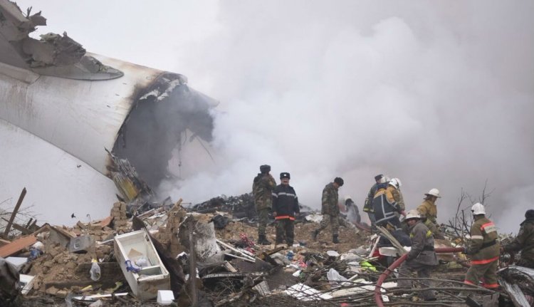 Házakra zuhant egy török óriásgép Kirgizisztánban