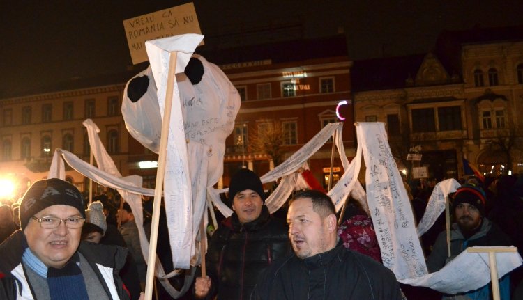 Félmillió ember és egy polip ment utcára Romániában (PERCRŐL PERCRE)