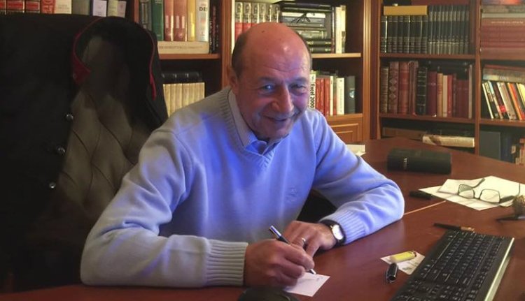 Kocsmai színvonalú szájkaratéba bonyolódott Ciolacu és Băsescu 