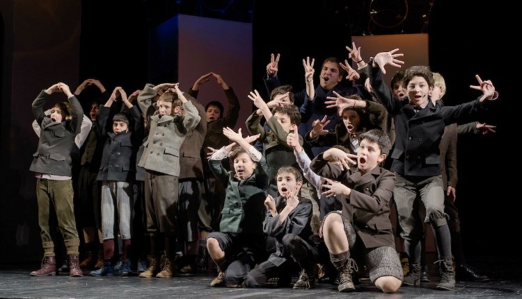 32 társulat pályázott 57,7 millió forintra