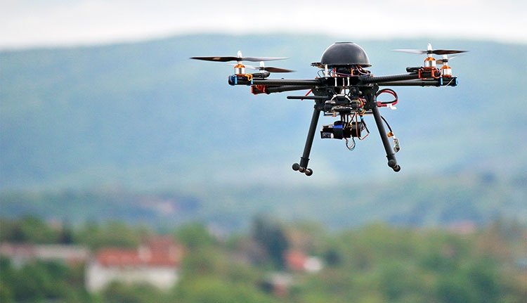 Drónnal próbáltak kábszert csempészni a börtönbe Argeş megyében