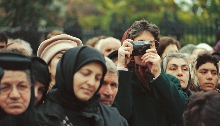 Álpap csalt ki pénzt a gyanútlan hívektől az ország több megyéjében