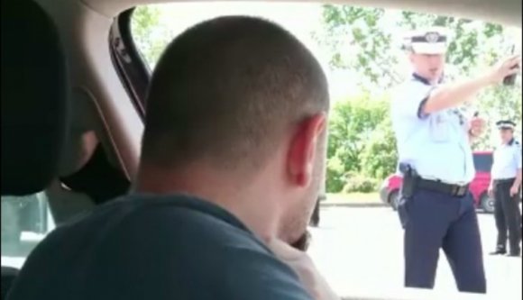 Miért kért titkos jelszót a rendőr a sofőröktől egy romániai város bejáratánál?