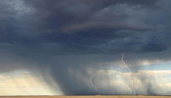Úgy tűnik, jó társaságnak tart bennünket az esős időjárás, mert egy darabig még velünk marad