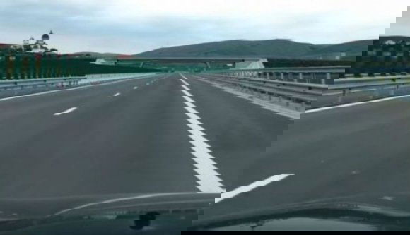 Autópálya-felhajtót adományoz az állam egy erdélyi ortodox kolostornak