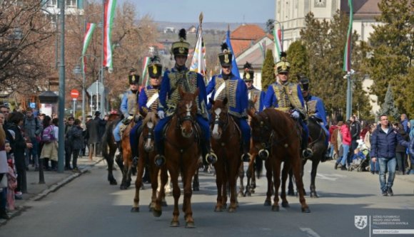 Nem kell kifizetni a magyar jelképek miatt kirótt büntetést Székelyudvarhelyen