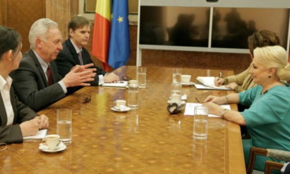 Ez gyors volt: Viorica Dăncilát máris megkereste az amerikai nagykövet