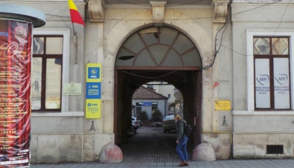 Pofátlanul keveset fizetnek a pártok belvárosi székházaikért a méregdrága Kolozsváron