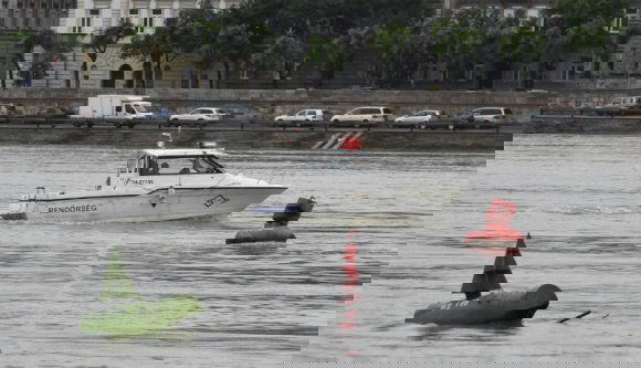 Hajókatasztrófa történt Budapest szívében (VIDEÓval)