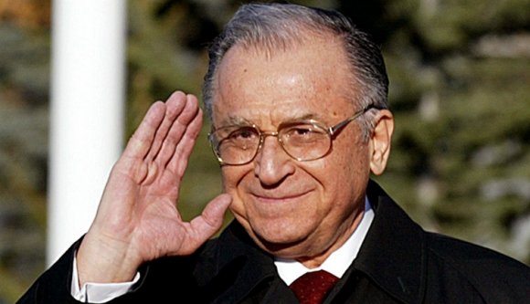Ion Iliescu nem láthatta a pápát, mert ismét kórházba került