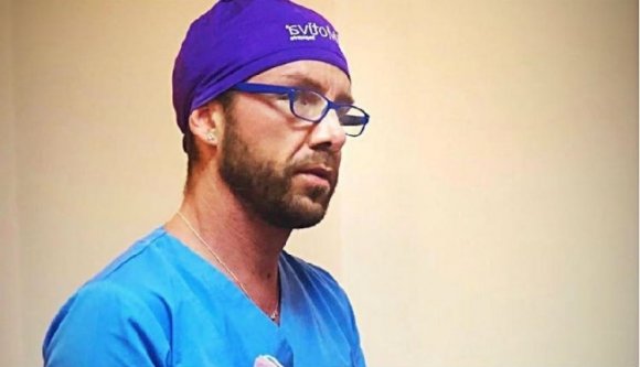 Kivágta magát az előzetesből az olasz álsebész