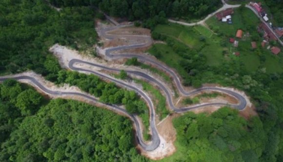 Trágyás szekereknek szánták, de a Transzfogarasi úttal versenyez Románia legújabb attrakciója