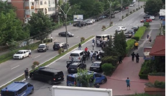 A nyílt utcán vettek őrizetbe több mint egytucatnyi kemény alvilági figurát egy erdélyi városban (VIDEÓval)