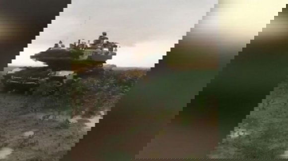 A hős amerikai harckocsizók megsemmisítő támadást indítottak egy elvetemült román kukoricaföld ellen (VIDEÓval)