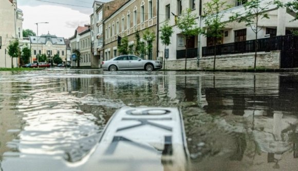 Egy úszó város hangulatát idézte szombaton Csíkszereda