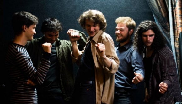 DALPREMIER: Tömbházakat kiüríteni, irány a természet! - üzeni új klipjével a Szintaxis zenekar (VIDEÓ)