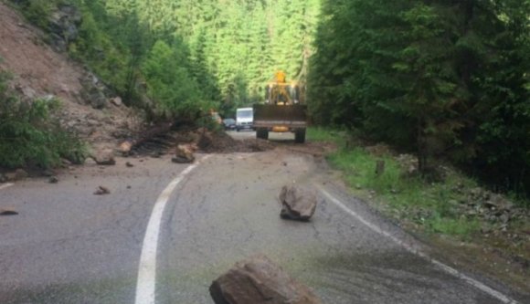 Így mosta el az eső az ország leglátványosabb hegyi útját