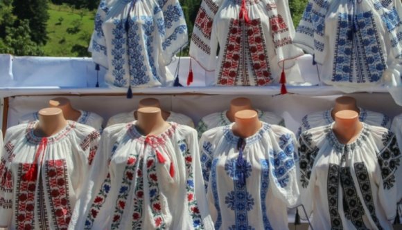 Nem csak a csíksomlyói búcsú ügyét, a román nemzeti örökség UNESCO-védettségét is elbaltázta a kormány