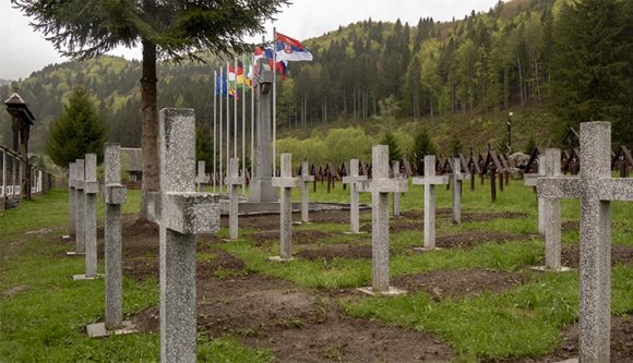 Művészileg leokézta az úzvölgyi katonatemetőbe állított betonkereszteket a román kulturális minisztérium?