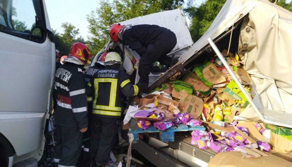 A profi sofőrök is követnek el halálos hibát: két teherautó ütközött