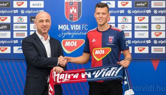 Szatmári srácot „kényszerítenének” a román válogatottba, nehogy a magyaroknál kössön ki