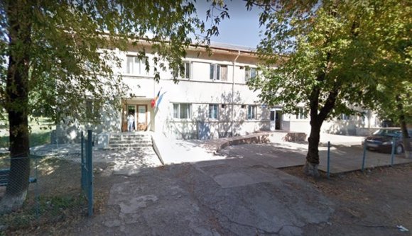 Polgármester halt meg a kórház lépcsőjén, mert nem volt ügyeletes orvos