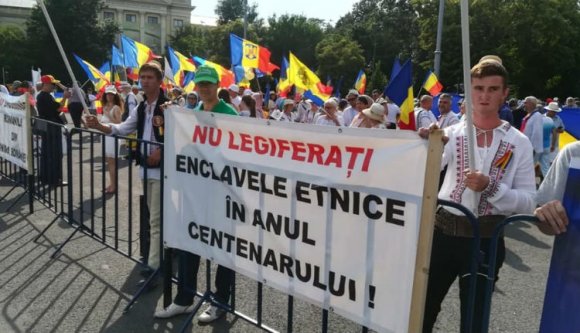 A magyar anyanyelvhasználat miatt hőbörögtek a román soviniszták Bukarestben (VIDEÓval)