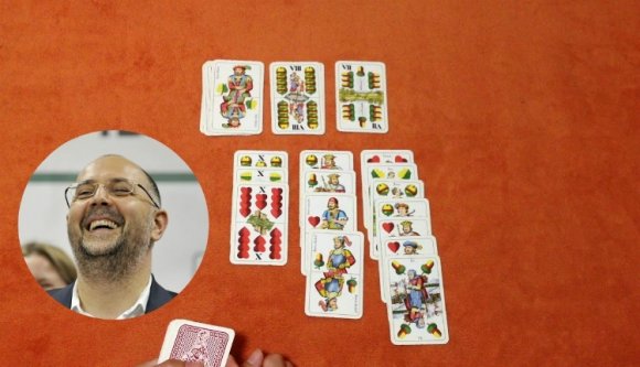 Újabb RMDSZ-győzelem! A román állami intézményekben magyar kártyákkal is fognak pasziánszozni