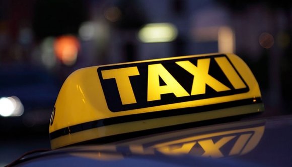 Rettenetesen bunkó volt a taxis, jó nagy bírságot kell fizetnie