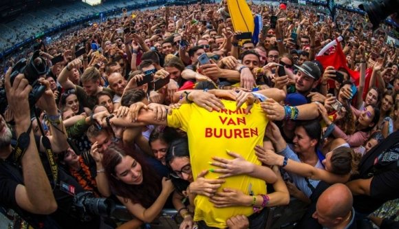 És íme, legyártotta az Untold himnuszát Armin van Buuren, a tiszteletbeli román (VIDEÓval)