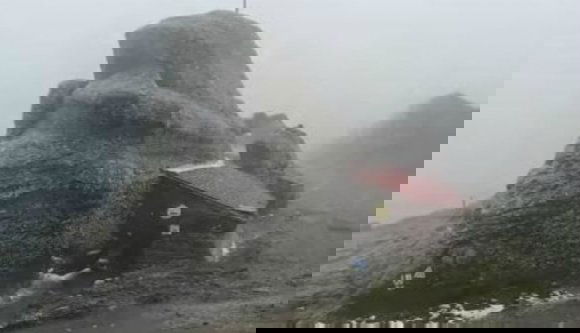 Így még nem látta július kellős közepén az ország legnépszerűbb hegycsúcsát (VIDEÓval)