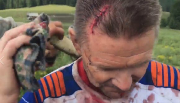 Nem elég, hogy péppé verték, még fájdalomdíjat is követeltek a román juhászok a világbajnok belga motorostól