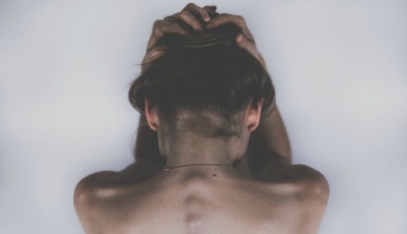 Ortodox dékánhelyettes: jó lehetett a nőnek is, ha teherbe esett, miután megerőszakolták