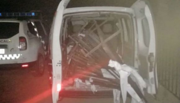 Hogy mi az igazi menőség? Hát ellopni a rendőrség kerítését