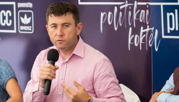 Nyúlik Borboly pere, mint a rétestészta