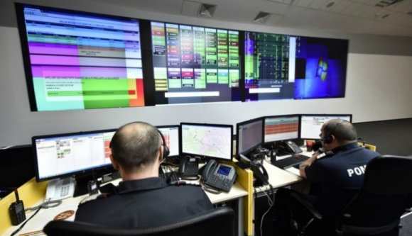 Kamu segélyhívások reneszánsza: két gyermek alaposan megheccelte ma a rendőrséget (FRISSÍTVE)