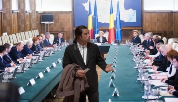 A totális káosz után kezdődik a kormányszintű kutyakomédia