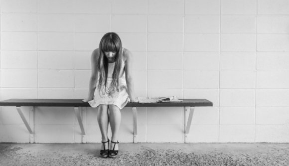 A román fiatalok majdnem fele legalább egyszer meg akart már halni