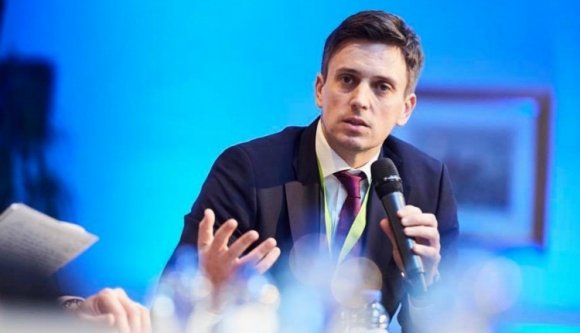 Már tényleg csak az hiányzott, hogy Dan Tanasă nemzetféltő haverja is elinduljon az elnökválasztáson