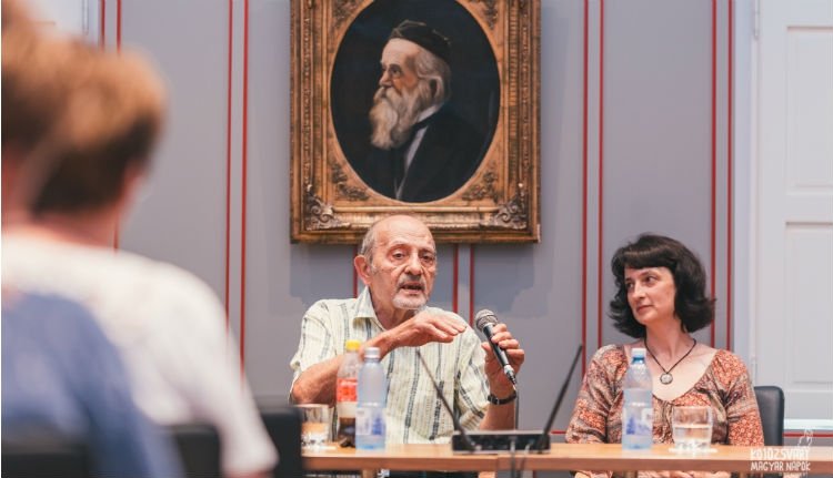 „Vagy vállaltad az üldöztetést, vagy befogtad a pofád”