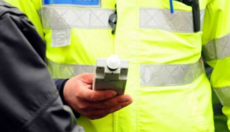 „Részegen vezettem, biztos úr, de itt van 300 lej és egy kis gázolaj”