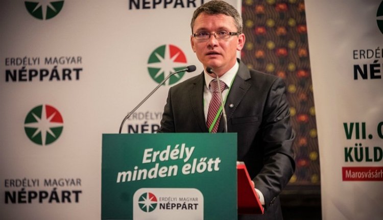 Vége az EMNP-n belüli zendülésnek, Csomortányit másodjára is megválasztották elnöknek