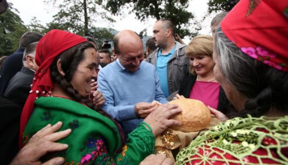 Megfizeti a cigányozást Băsescu