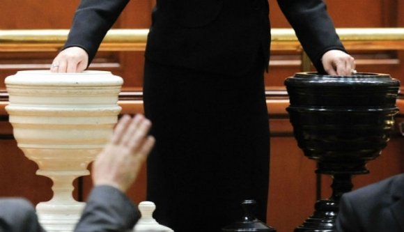 A PSD az ellenzéknek: ha kormányt akartok buktatni, gyertek szombaton munkába!