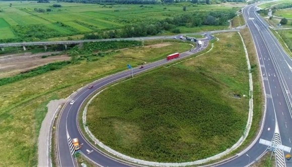 Röhejes korlátozásokkal, de lehet, hogy átadhatják a forgalomnak az elátkozott dél-erdélyi sztrádaszakaszt