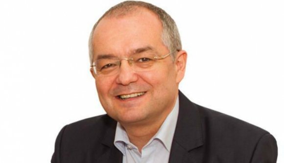 Emil Boc megette a mókamákot, majd elment nyilatkozni a rádióba