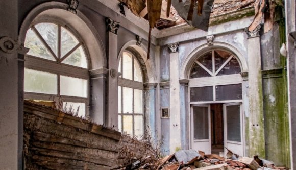 Kezdődhet Herkulesfürdő legszebb, egyben leglepukkantabb műemlékének megmentése