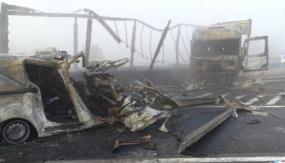 Hét személy, köztük négy román állampolgár halt meg a magyarországi M5-ösön