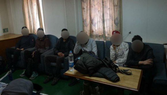 Pech: kigyulladt matrac buktatta le a Romániába hajóval potyautazó migránsokat